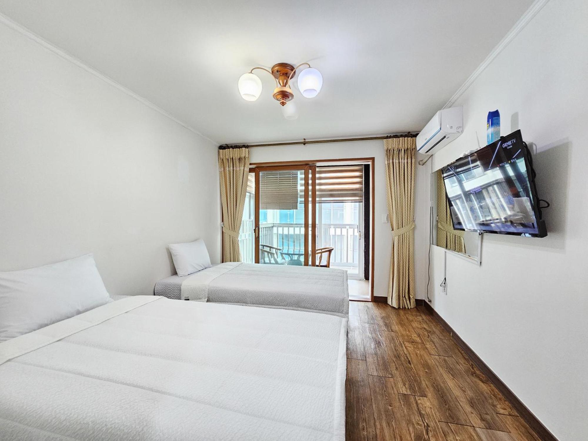 Seongsan Sunrise Pension Seogwipo Ngoại thất bức ảnh